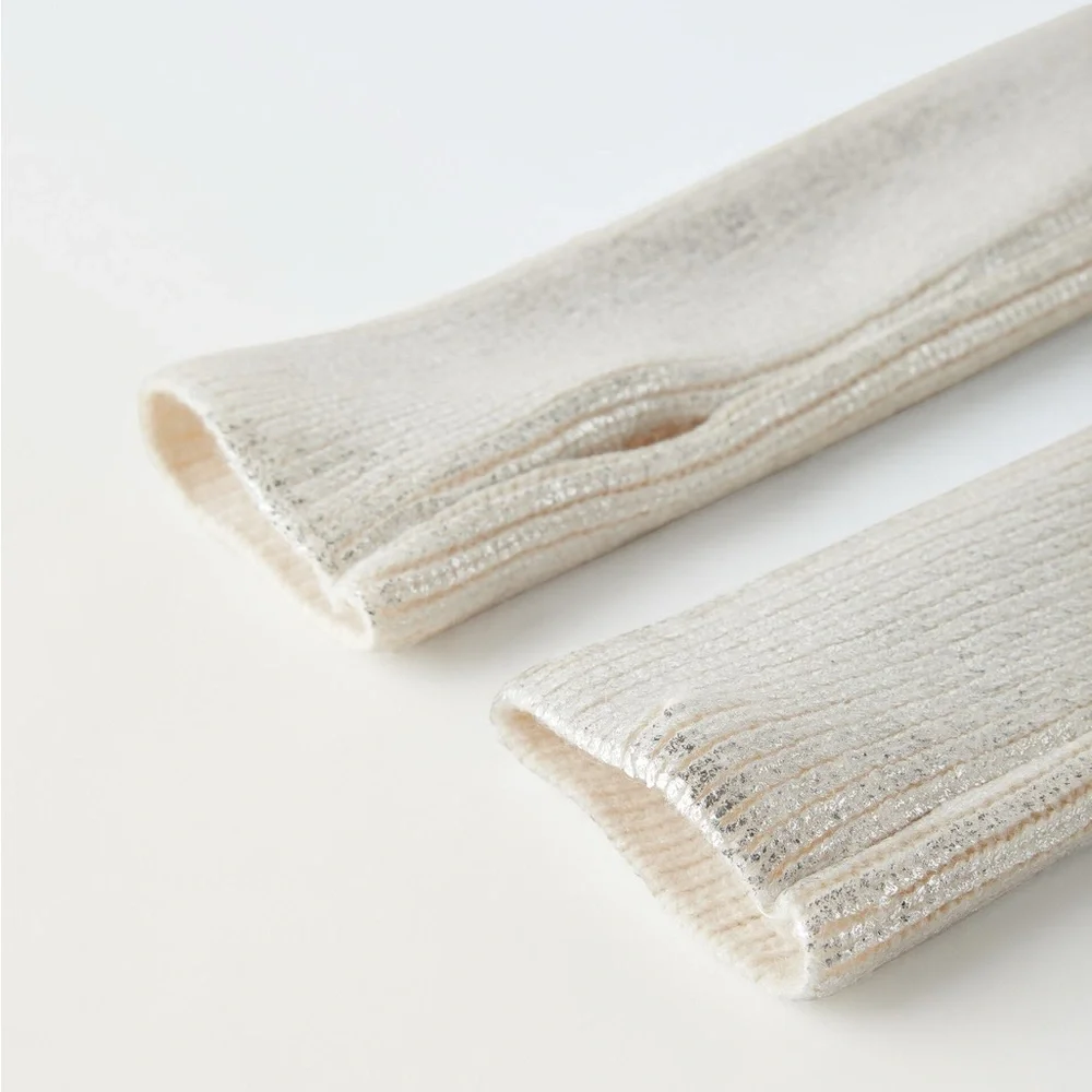 NWT. Zara Kids Cream Ribbed Knit Mittens. Size 10-14.